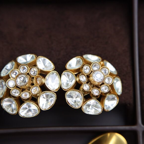 Brass Kundan Classic Earring With Matte Gold Plating 351389  Classic Cluster Kundan Brass Earrings, JP07